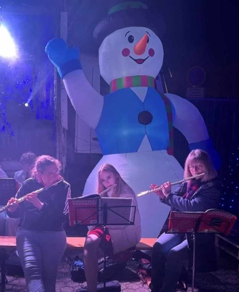 3 Flöterinnen am bl Funken Weihnachtsmarkt 2025